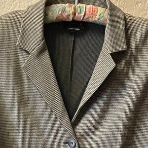 Agnes b. Paris Houndstooth Pattern Blazer